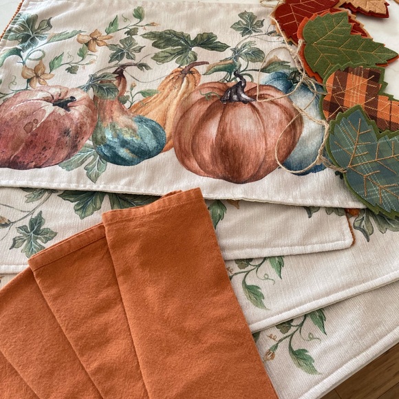 Thanksgiving table decor EUC - Picture 1 of 5